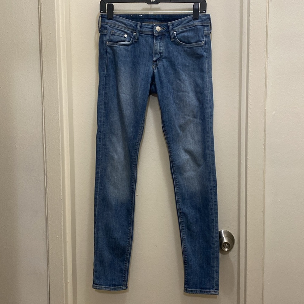 H&M Low Waist Super Skinny Blue Jeans in Size Waist 27 inches | Inseam 30 inches
